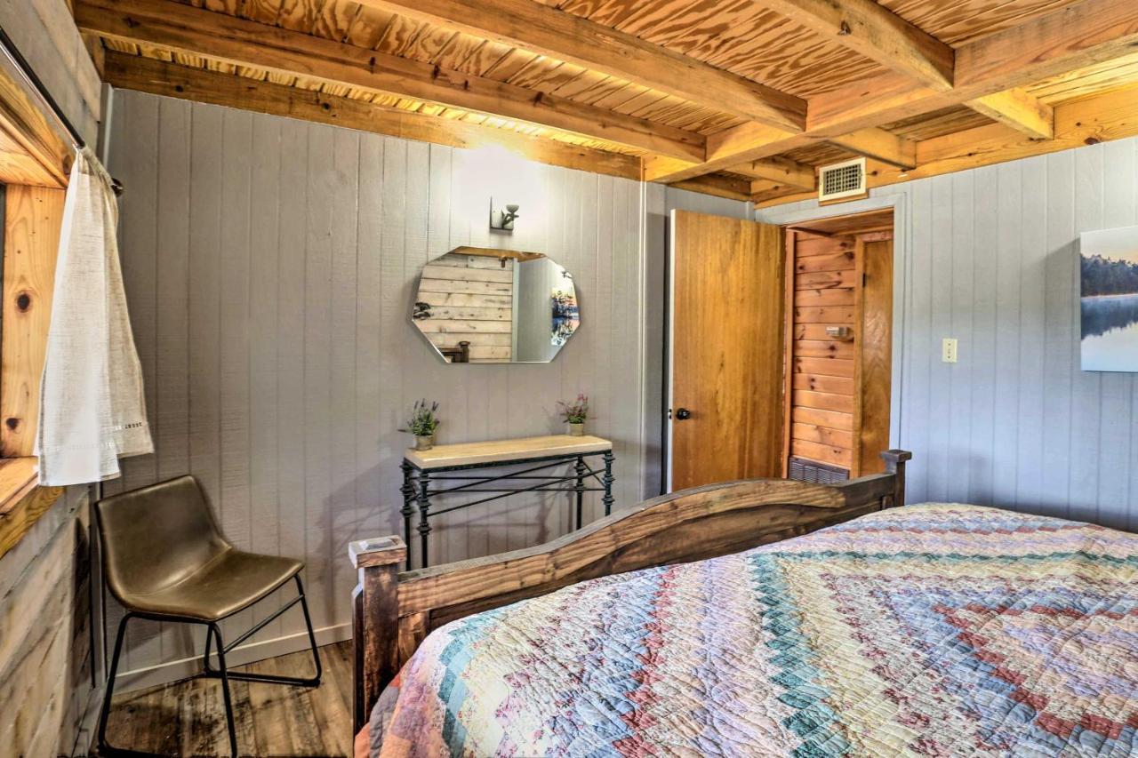Broken Bow Log Cabin With Fire Pit, Pond, And Deck! Экстерьер фото